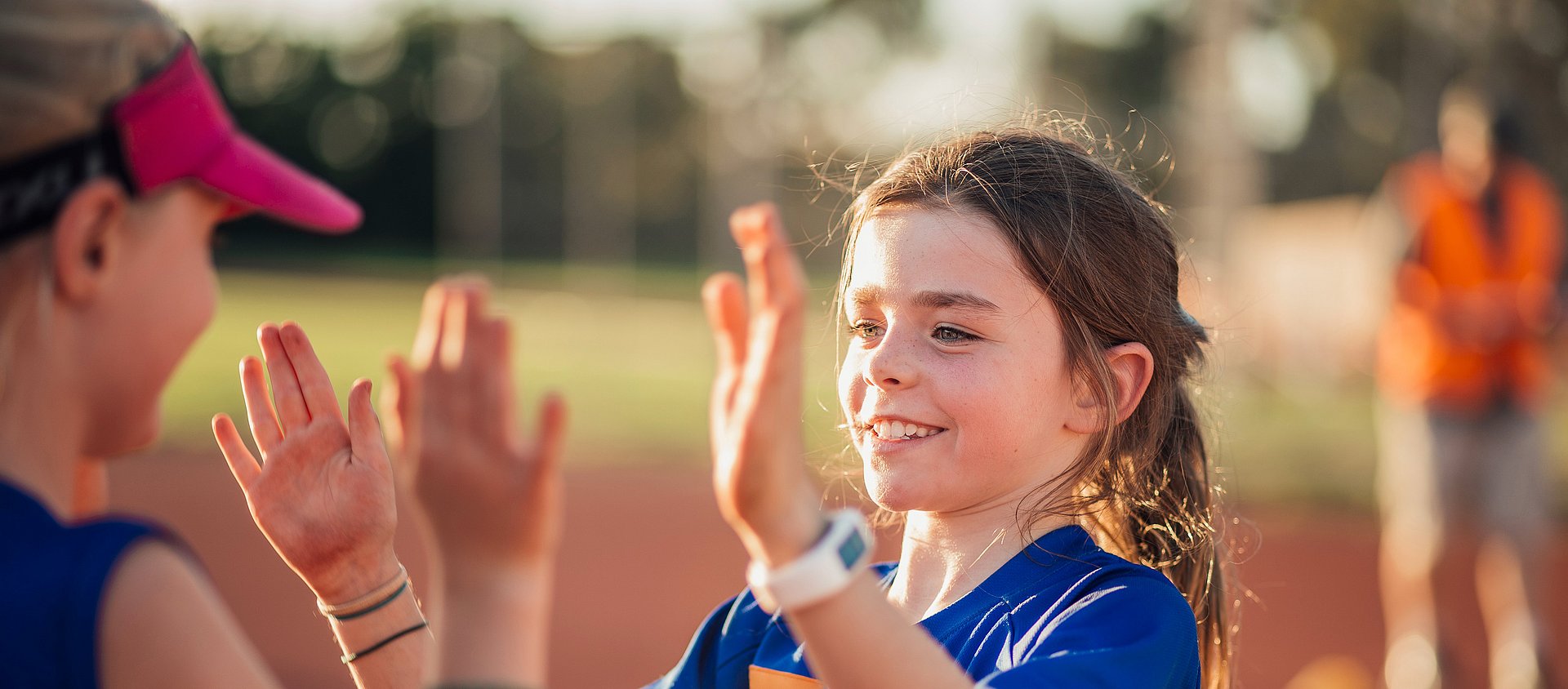 IBU-tec Gruppe Titelbild Engagement Kinder beim Sport